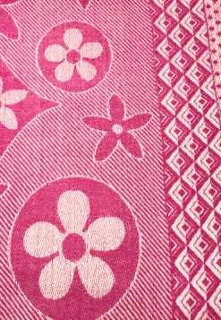 Weicher Wollschal Vintage Muster Halstuch In Pink -Limango Verkäufe enflame weicher wollschal vintage muster halstuch in pink 3