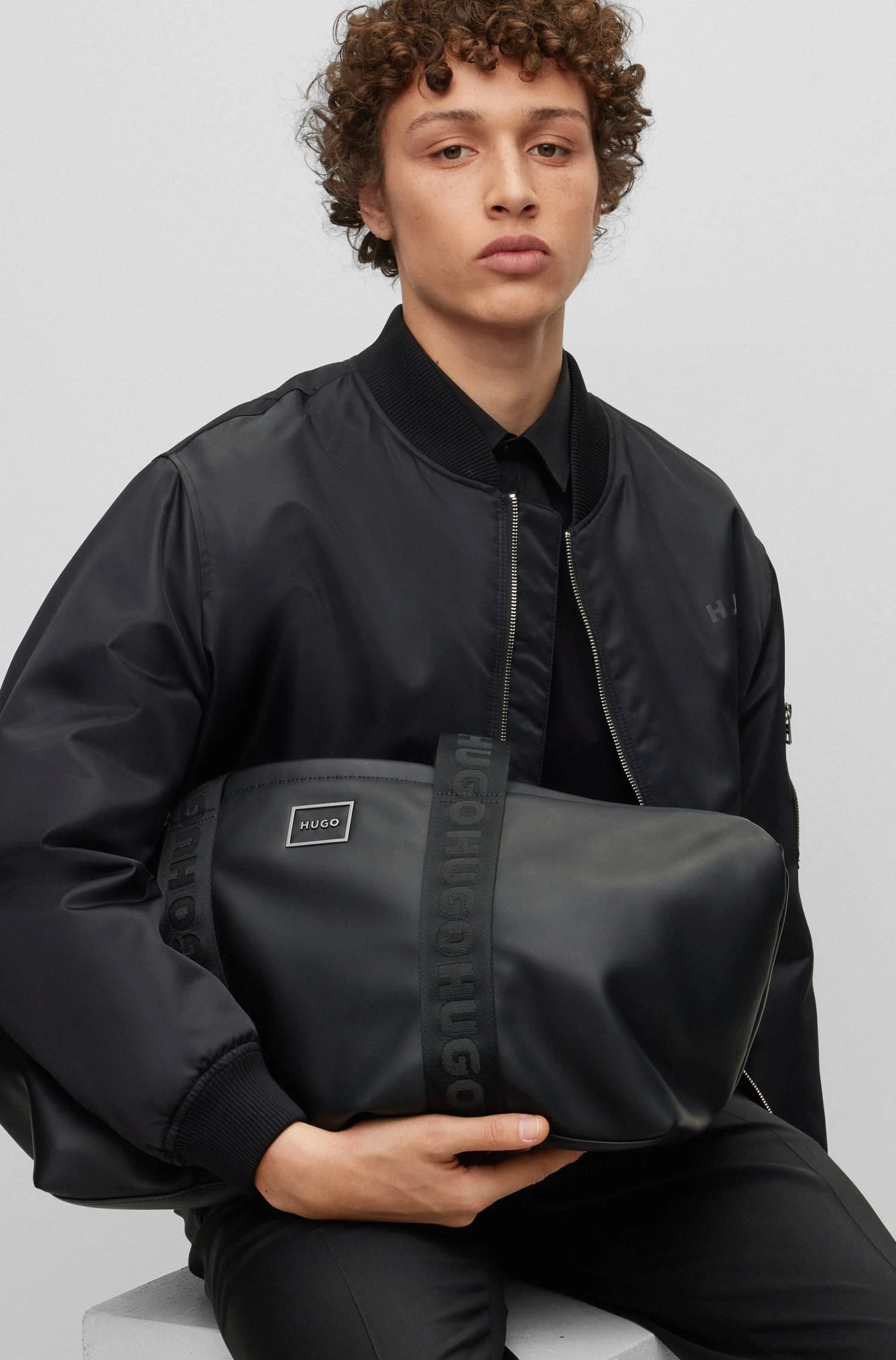 Hugo Weekender 'Elliott_Holdall' Schwarz (001) 2 Hugo Weekender 'Elliott_Holdall' Schwarz (001) – Bild 2