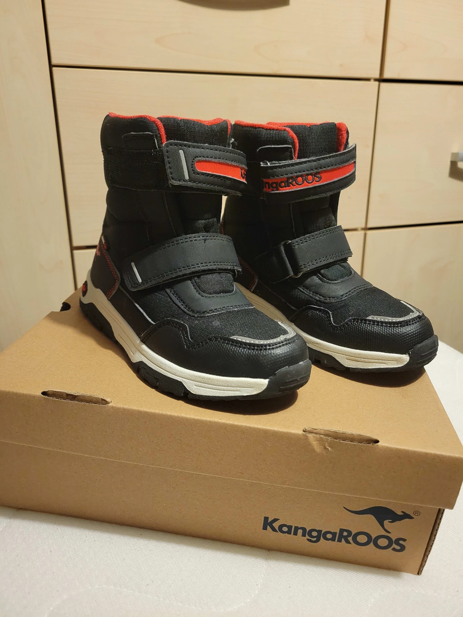 KangaRoos Boots "Sharp" In Schwarz/ Rot 1 KangaRoos Boots "Sharp" In Schwarz/ Rot