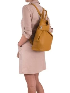 Leder-Rucksack "Sirietto" In Senf - (B)28 X (H)35 X (T)13 Cm 9 Leder-Rucksack "Sirietto" In Senf - (B)28 X (H)35 X (T)13 Cm -Limango Verkäufe mia tomazzi leder rucksack sirietto in senf b 28 x h 35 x t 13 cm 4