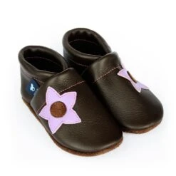 Hausschuhe / Lederpuschen Mit Blume In Dunkelbraun / Lila