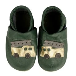 Hausschuhe / Lederpuschen Mit Feuerwehr In Grün / Gold -Limango Verkäufe pantau its a small world hausschuhe lederpuschen mit feuerwehr in grun gold 1