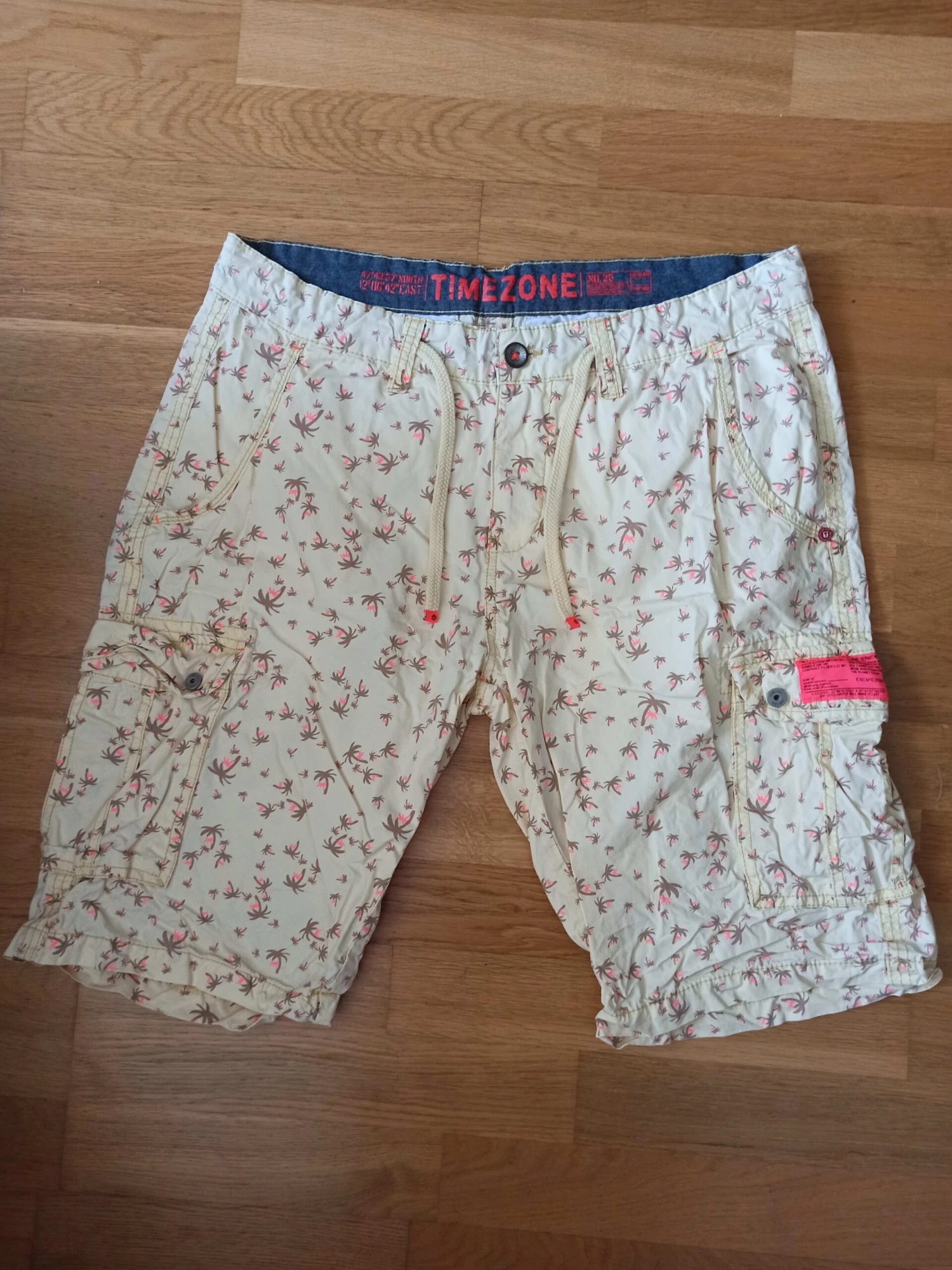 TIMEZONE Cargoshorts "Ryker" In Creme 1 TIMEZONE Cargoshorts "Ryker" In Creme