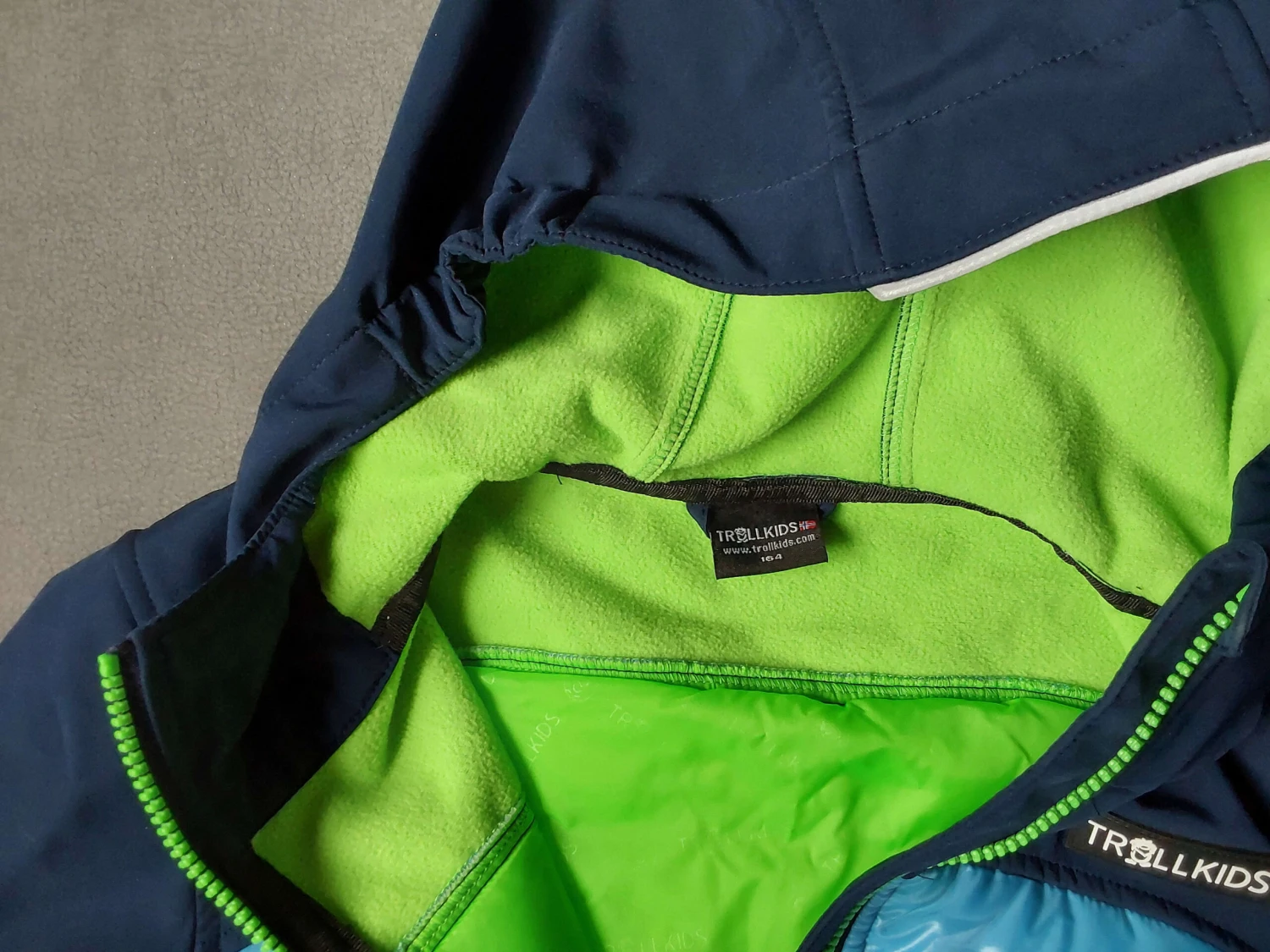 TROLLKIDS Softshelljacke "Lysefjord" In Hellblau/ Dunkelblau/ Grün 3 TROLLKIDS Softshelljacke "Lysefjord" In Hellblau/ Dunkelblau/ Grün – Bild 3